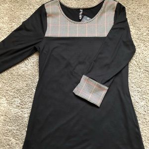 A crazy soft black tunic great for work or play